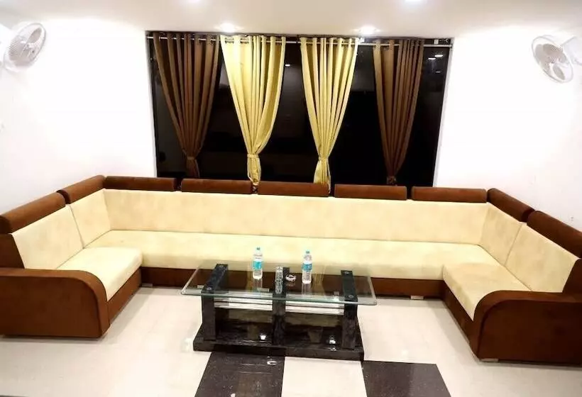 Hotelli Sunrise Palace