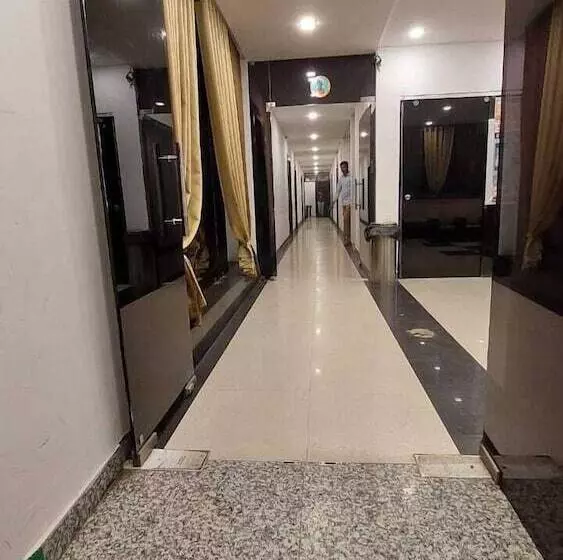 Hotelli Sunrise Palace