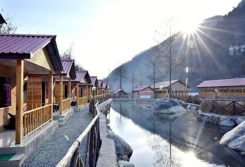 هتل The Shivalaya Retreat With In By Oyo Rooms