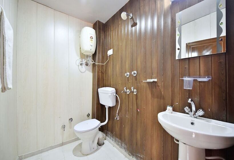 هتل The Shivalaya Retreat With In By Oyo Rooms