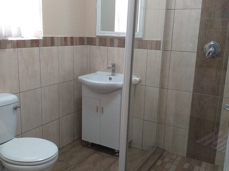 פנסיון Dh Guest House