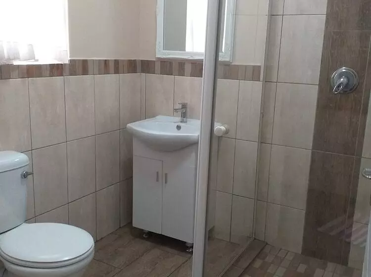 ペンション Dh Guest House