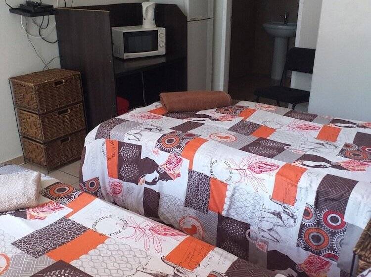 פנסיון Dh Guest House