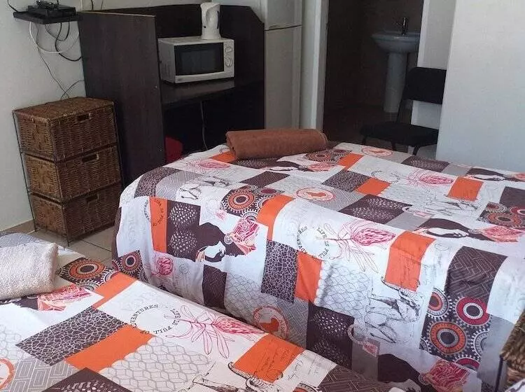 ペンション Dh Guest House