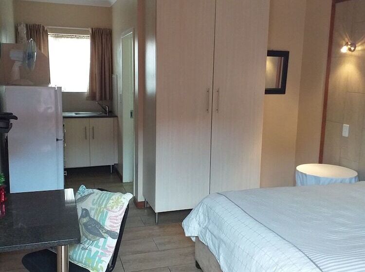 פנסיון Dh Guest House