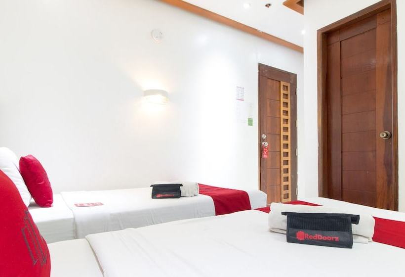 פנסיון Reddoorz @ Real Fatima Tacloban