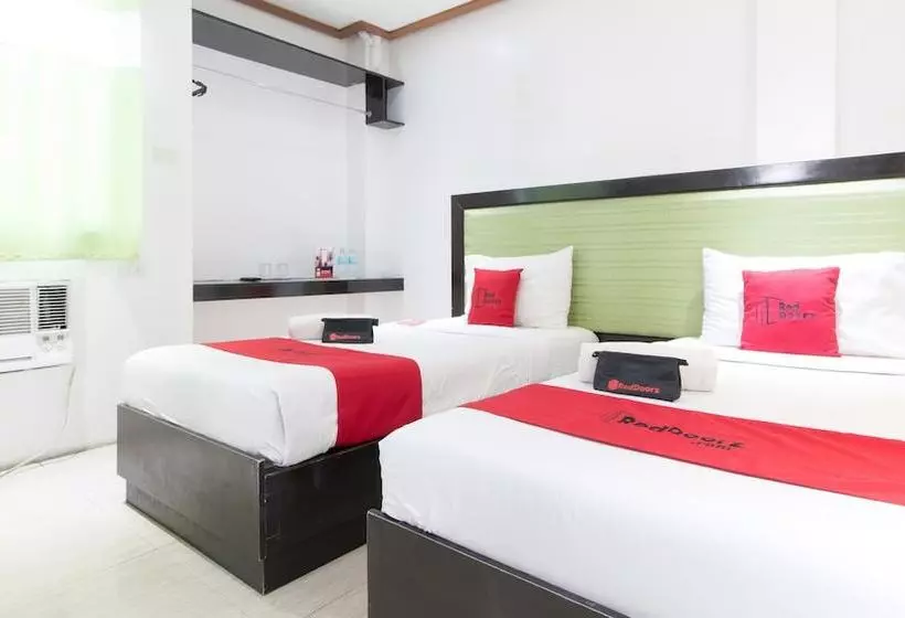 پانسیون Reddoorz @ Real Fatima Tacloban