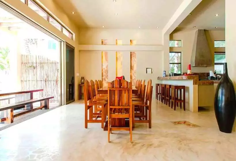 Villa Alma Rosa 4br Full Staff By Rmh