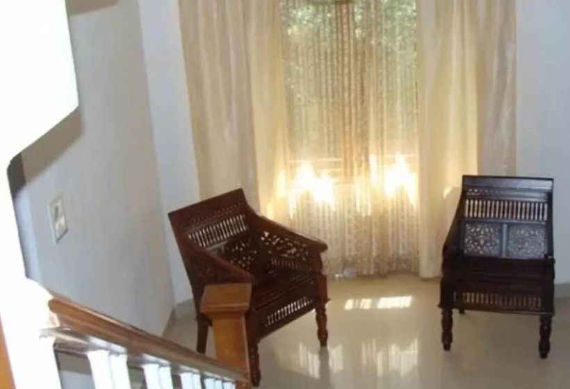 Villa Fountain Court