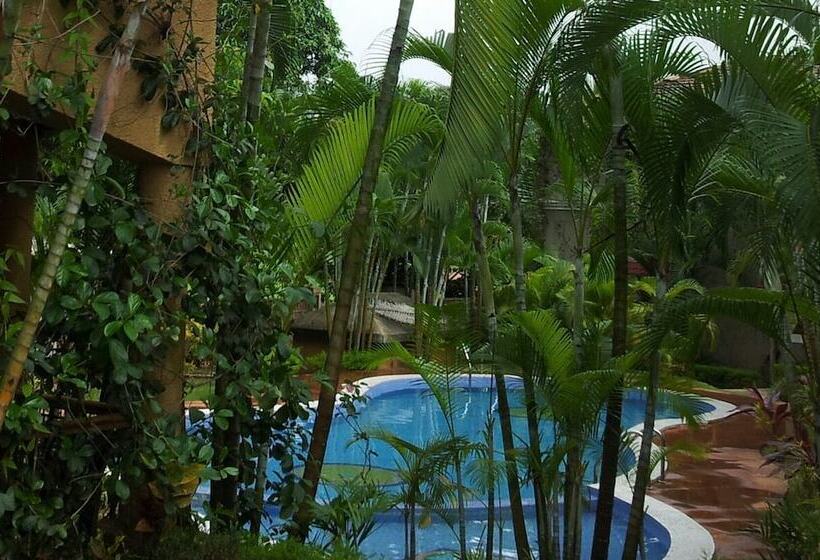 Villa Fountain Court