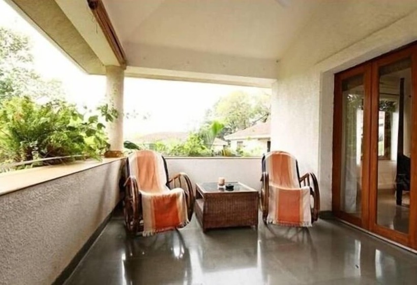 Villa Fountain Court