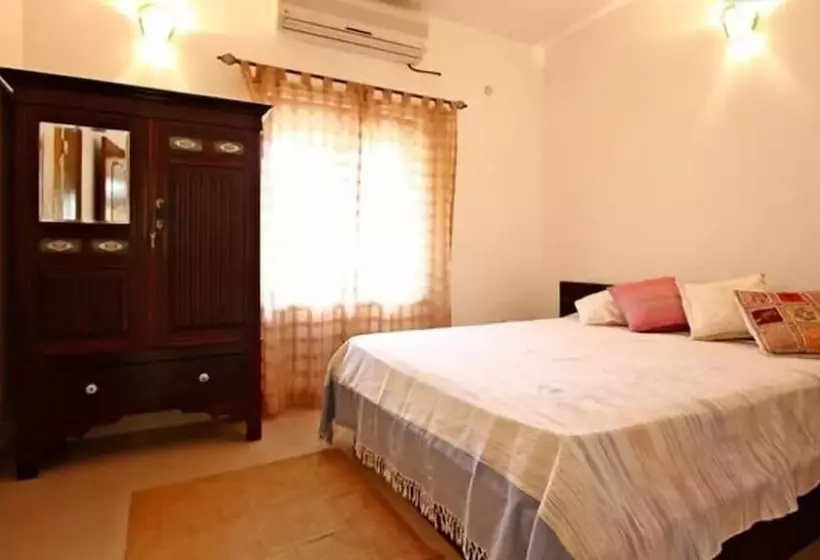 Villa Fountain Court