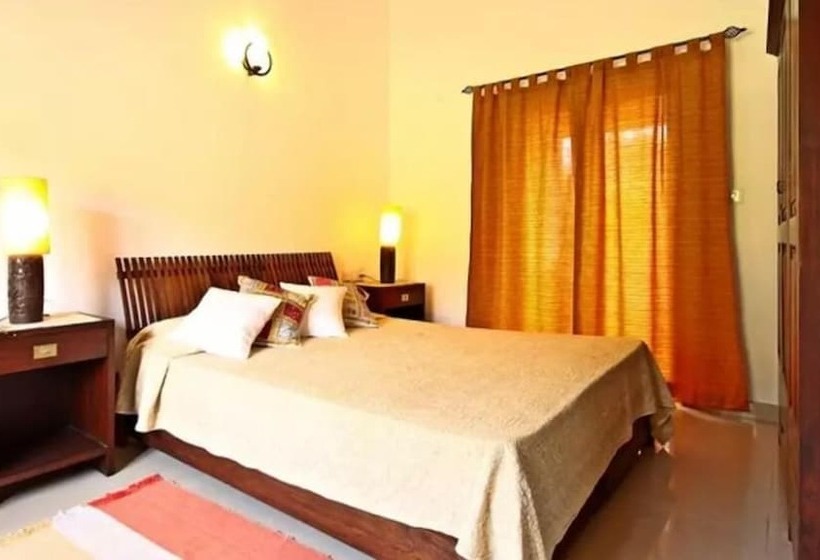 Villa Fountain Court