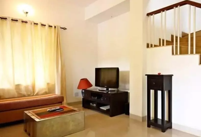 Villa Fountain Court