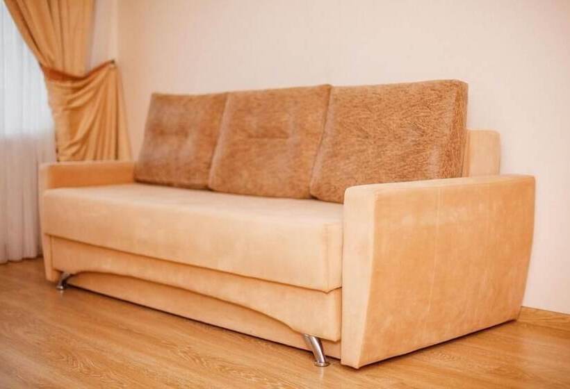 Apartment On Rezervniy Proyezd 2