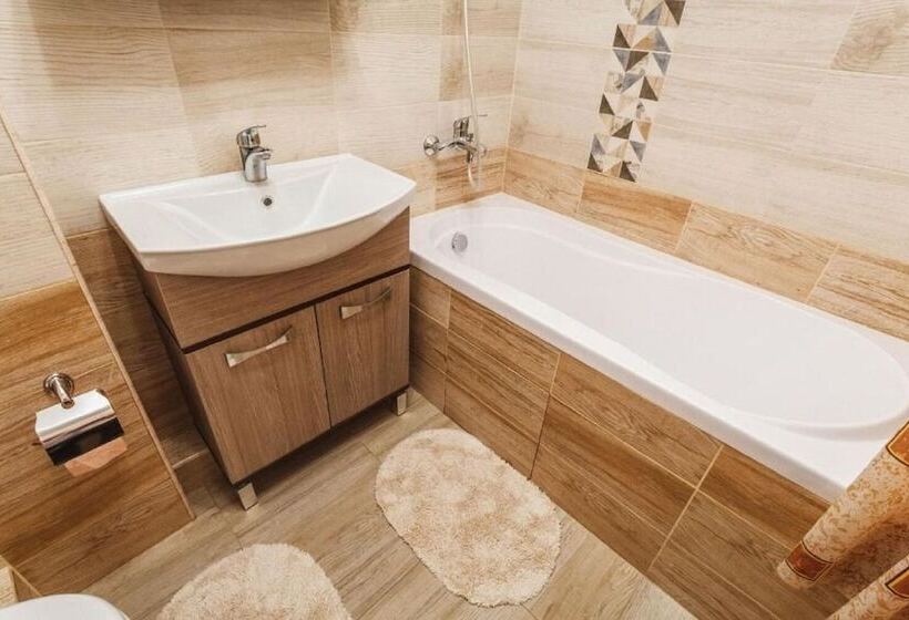 Apartment On Rezervniy Proyezd 2