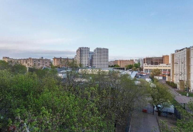 Apartment On Rezervniy Proyezd 2