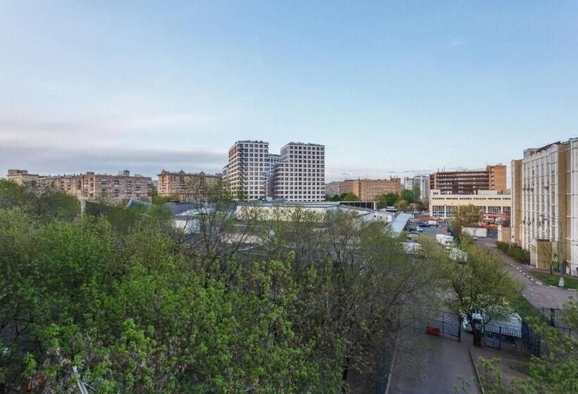 Apartment On Rezervniy Proyezd 2