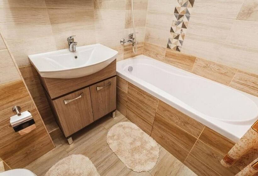 Apartment On Rezervniy Proyezd 2