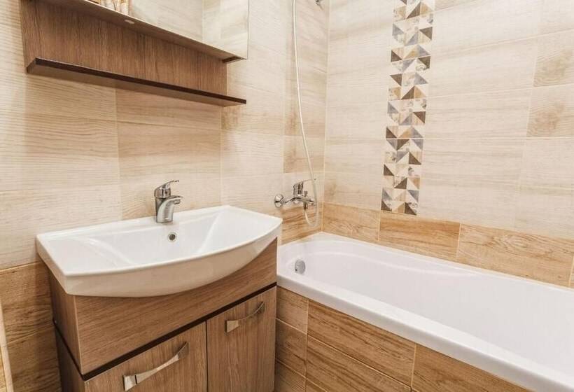 Apartment On Rezervniy Proyezd 2