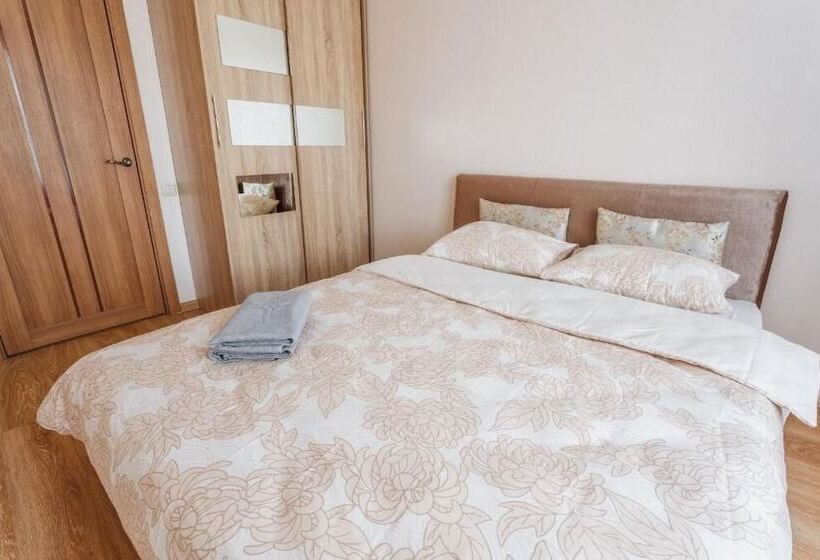 Apartment On Rezervniy Proyezd 2