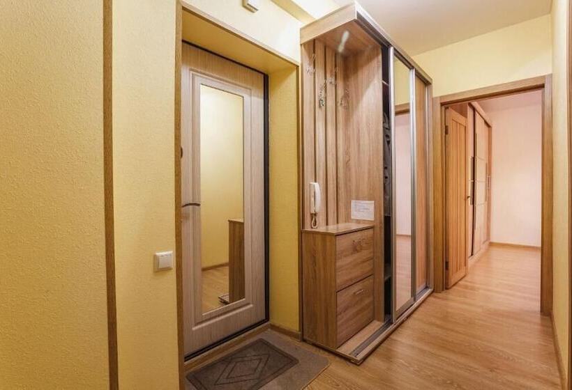 Apartment On Rezervniy Proyezd 2