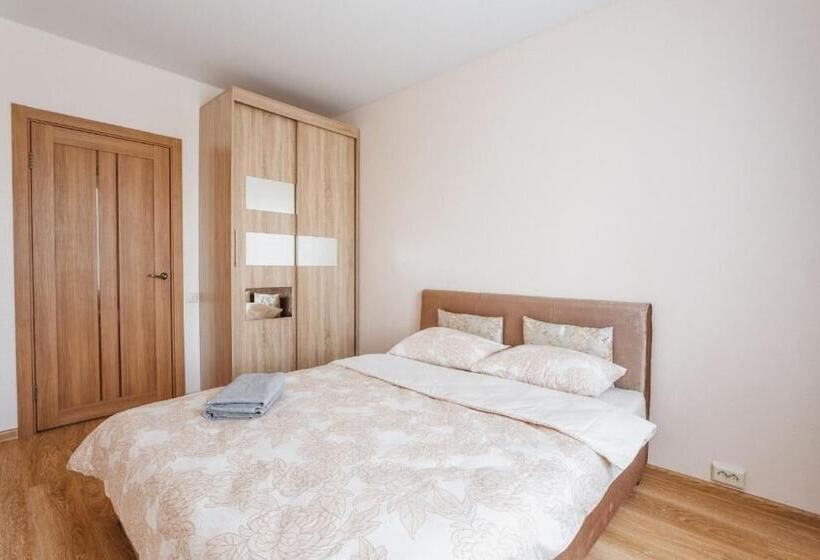 Apartment On Rezervniy Proyezd 2