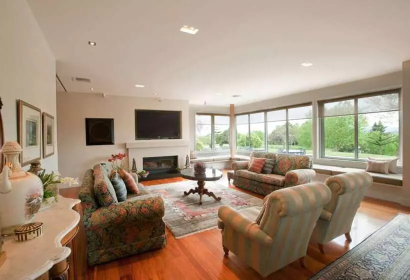 Aamiaismajoitus (B&B) Blackwood House