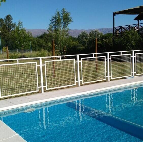 Hotel Eluney Cabanas