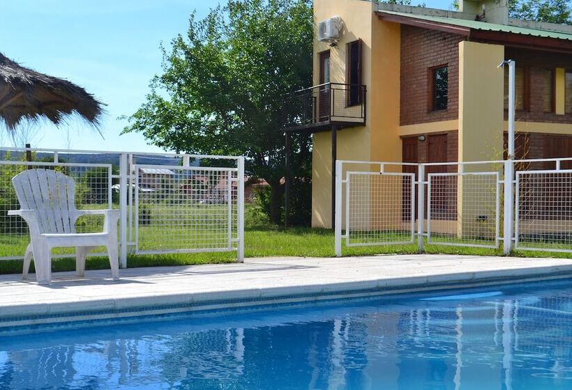 Hotel Eluney Cabanas