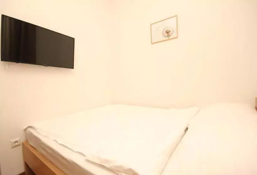 پانسیون Vila Alexandra