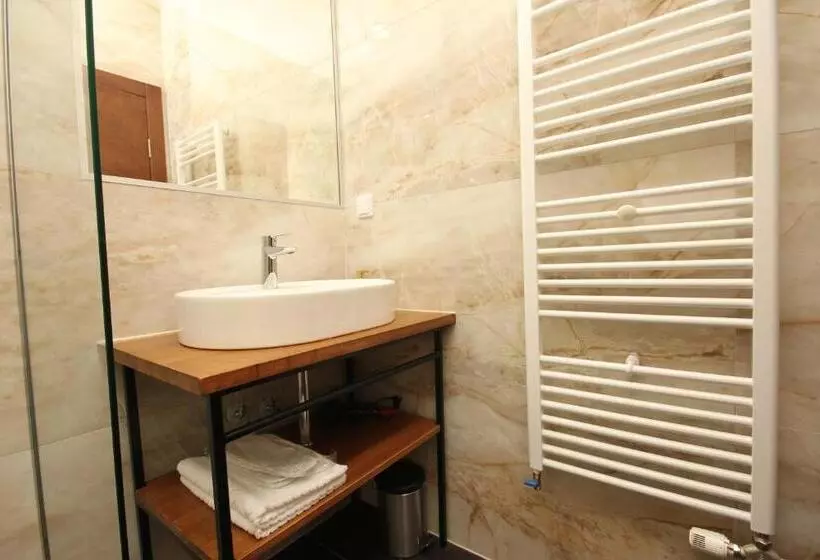 پانسیون Vila Alexandra