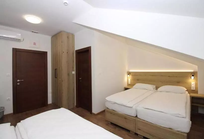 پانسیون Vila Alexandra