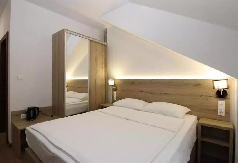 پانسیون Vila Alexandra