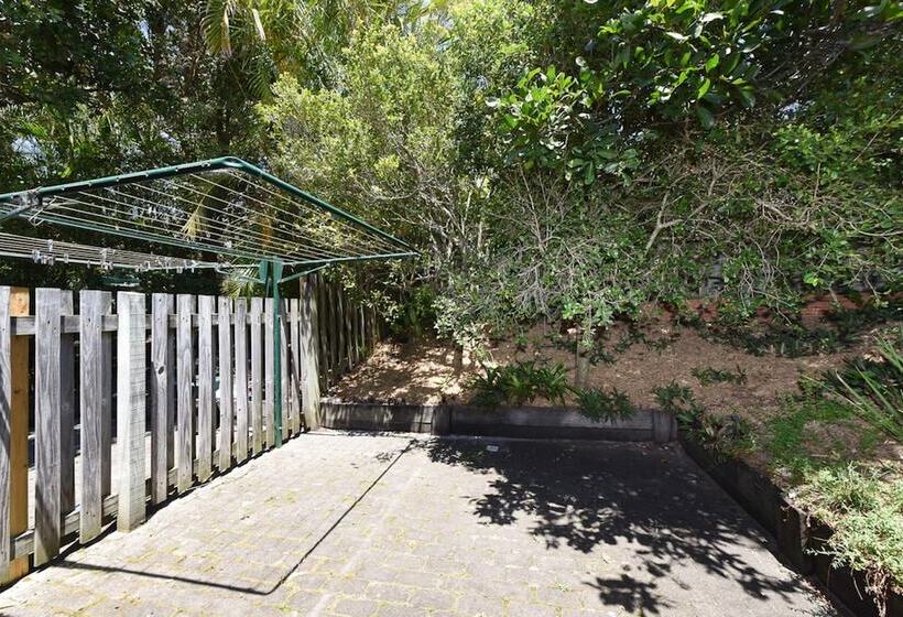 Sunbright 2/5 Petrel Street