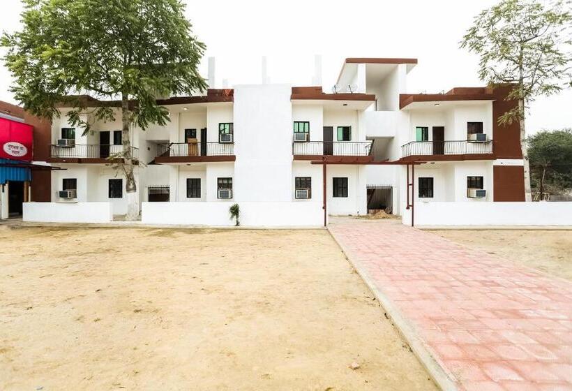 هتل Oyo 61617 Dev Sukhdev Palace