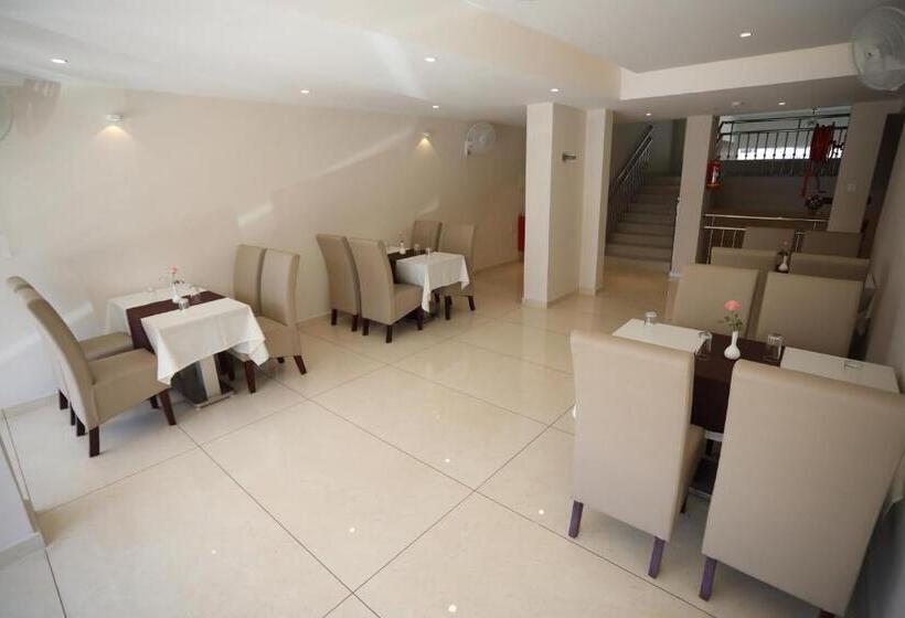 فندق Dhanya Residency