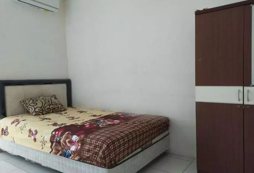 Hotel Oyo 2833 Kost Harmony