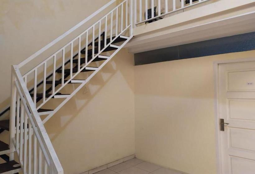 בית מלון כפרי Oyo 2833 Kost Harmony