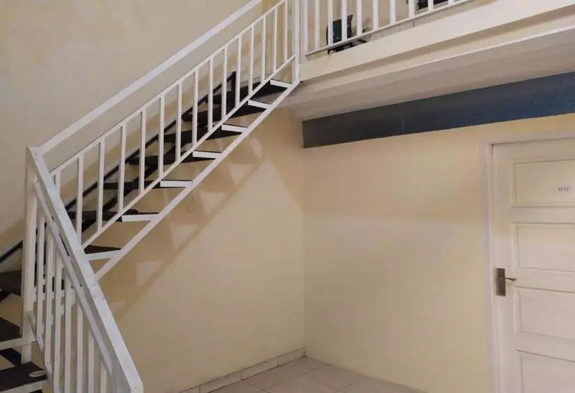 Hotel Oyo 2833 Kost Harmony