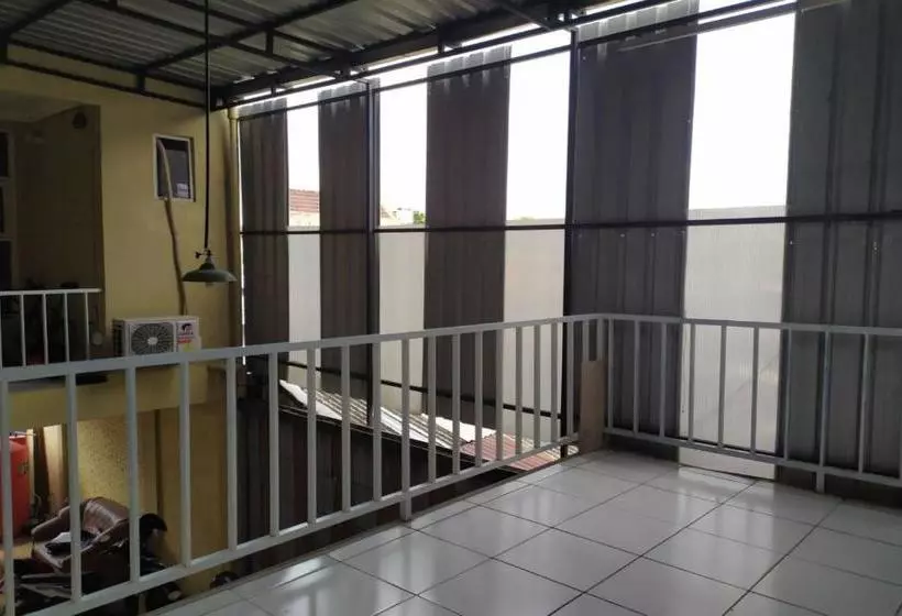 Hotel Oyo 2833 Kost Harmony