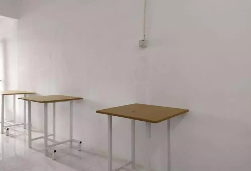 Hotel Oyo 2833 Kost Harmony