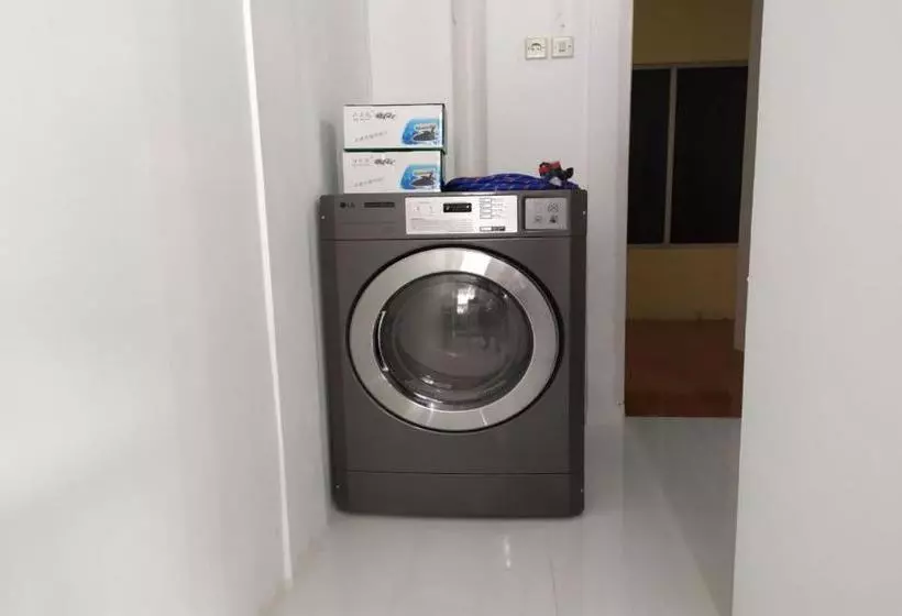 Hotel Oyo 2833 Kost Harmony