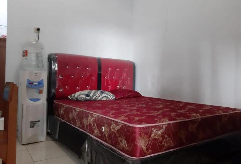 בית מלון כפרי Oyo 2884 Wisma Jatnika Syariah