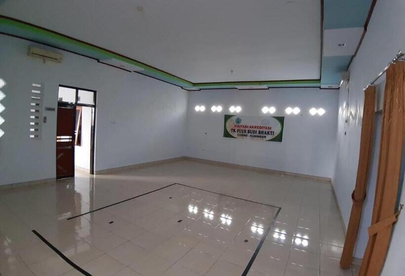 בית מלון כפרי Oyo 2884 Wisma Jatnika Syariah