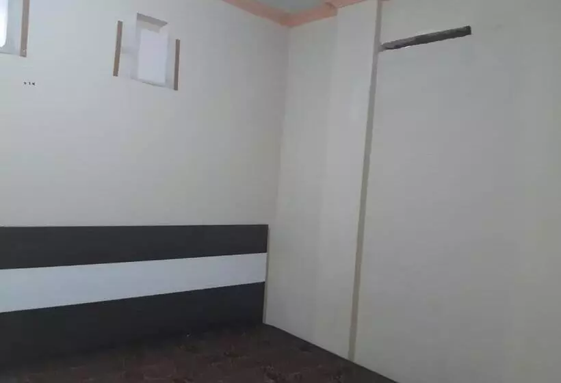ホテル Assirot Residence