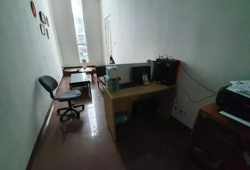 ホテル Assirot Residence