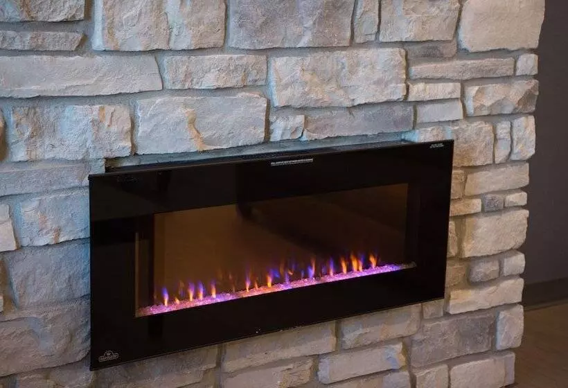 Hotelli Cobblestone Inn & Suites  Forest City