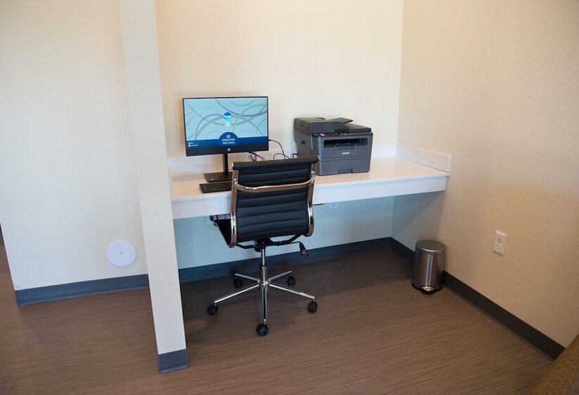 Otel Cobblestone Inn & Suites Forest City