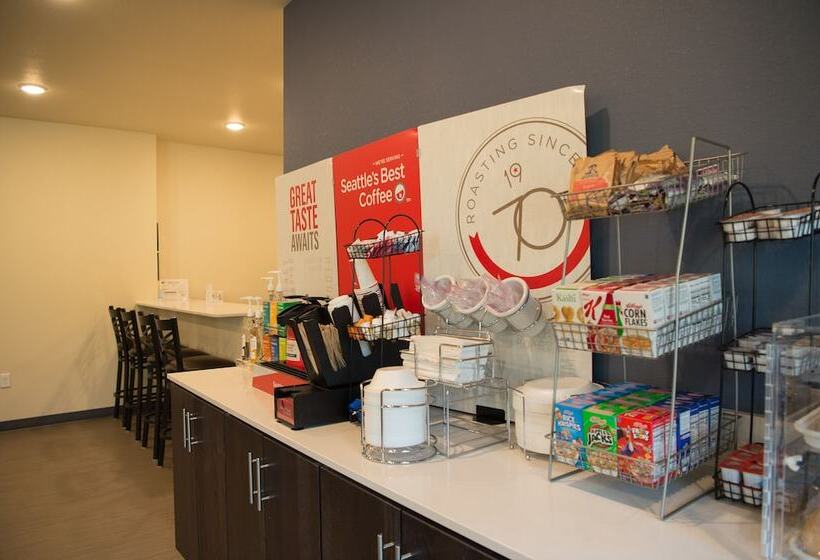 Otel Cobblestone Inn & Suites Forest City